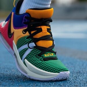 New-Nike LeBron Witness 7 Basketball Sneakers. NWOT